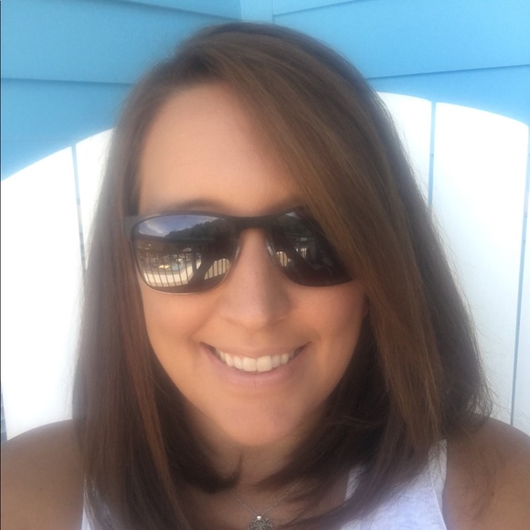 Meet your Posher, Krystal - Picture 2 of 6